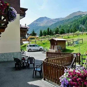 Epi Cusini Vicinissimo Alle Piste Da Sci Ed Al Campo Da Golf Livigno